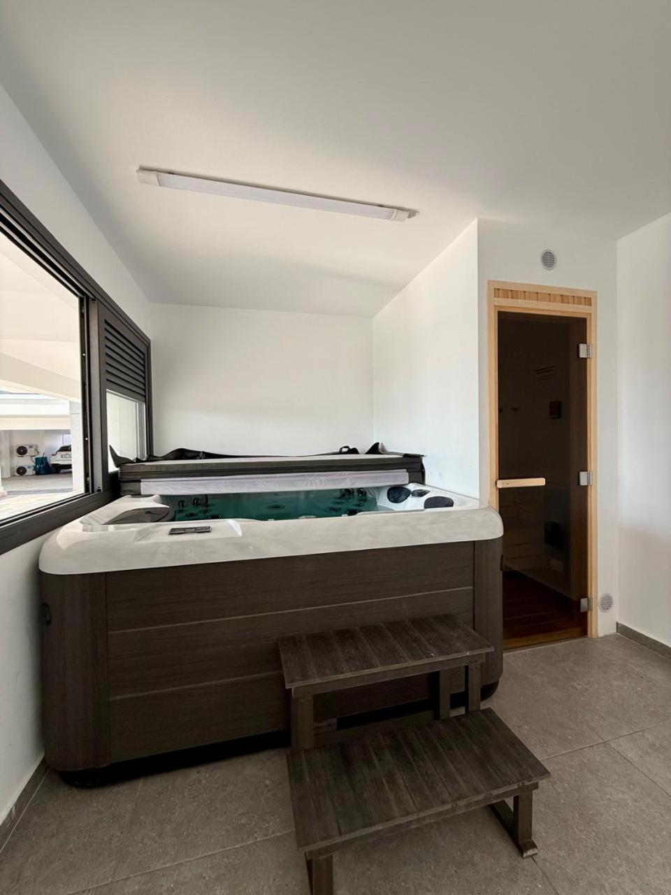 And Chill -luxury In Kato Apartament Pafos
