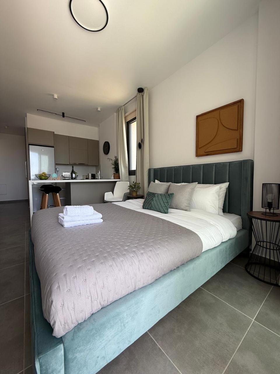 And Chill -luxury In Kato Pafos